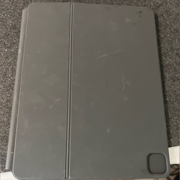 Apple Magic Keyboard for the iPad Pro 12.9 inch (6th generation) - Picture 4 of 4